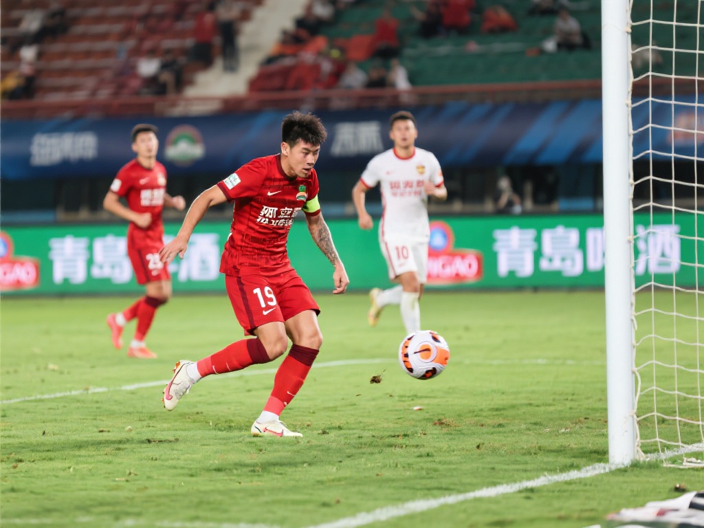 中超激战:朱鹏宇破门马莱莱传射助亚泰三连败 英博的失误无疑是这场比赛的负面焦点之一。