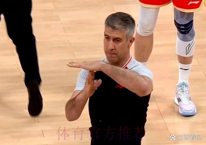 瓦伦主帅:我看得很清楚 贝林进球前裁判已经吹哨了 瓦伦主帅:我看得很清楚 贝林进球前裁判已经吹哨了